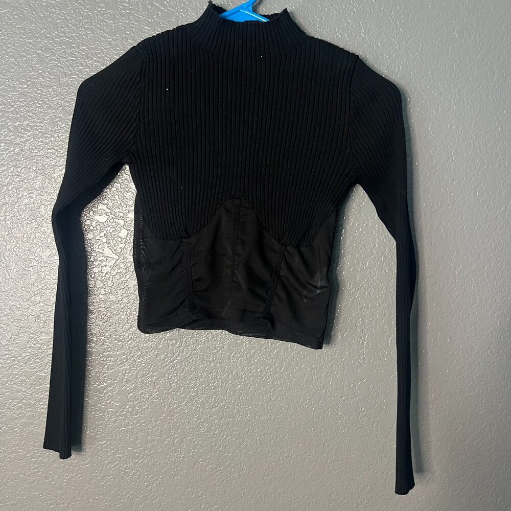 Hera Collections Black Ribbed & Mesh Long Sleeve Crop Top - Size Small